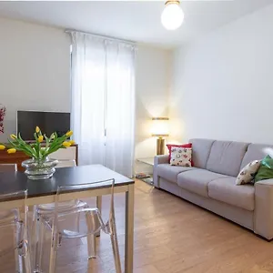 Joivy 1br In Isola With Stunning View To Bosco Verticale Appartamento Milano